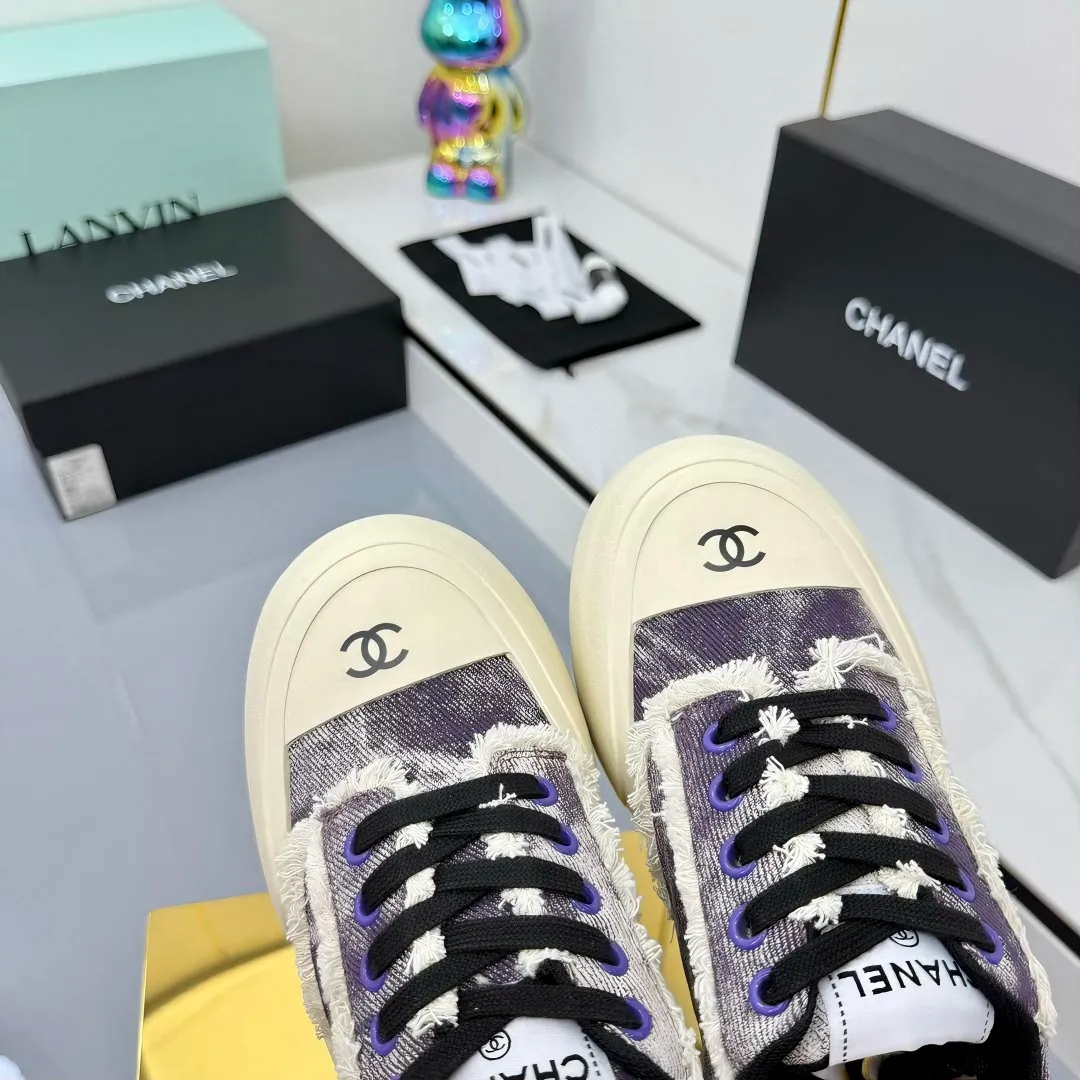 👟👟Ex-factory price 600👟👟 Chanel bread shoes ~ original calfskin panda shoes Chanel 25C latest hot style panda black and white sports shoes casual sneakers Xiaoxiang hot item classic black and white panda color coco girls must pay Fabric: original custom mixed sheepskin lining: original imported breathable mesh lining outsole: Original molded rubber + TPU combination Size: Women's 35-41 Buy now👉